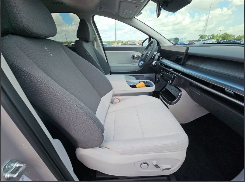 Used 2026 Hyundai Ioniq 9 SE AWD/4WD image 9