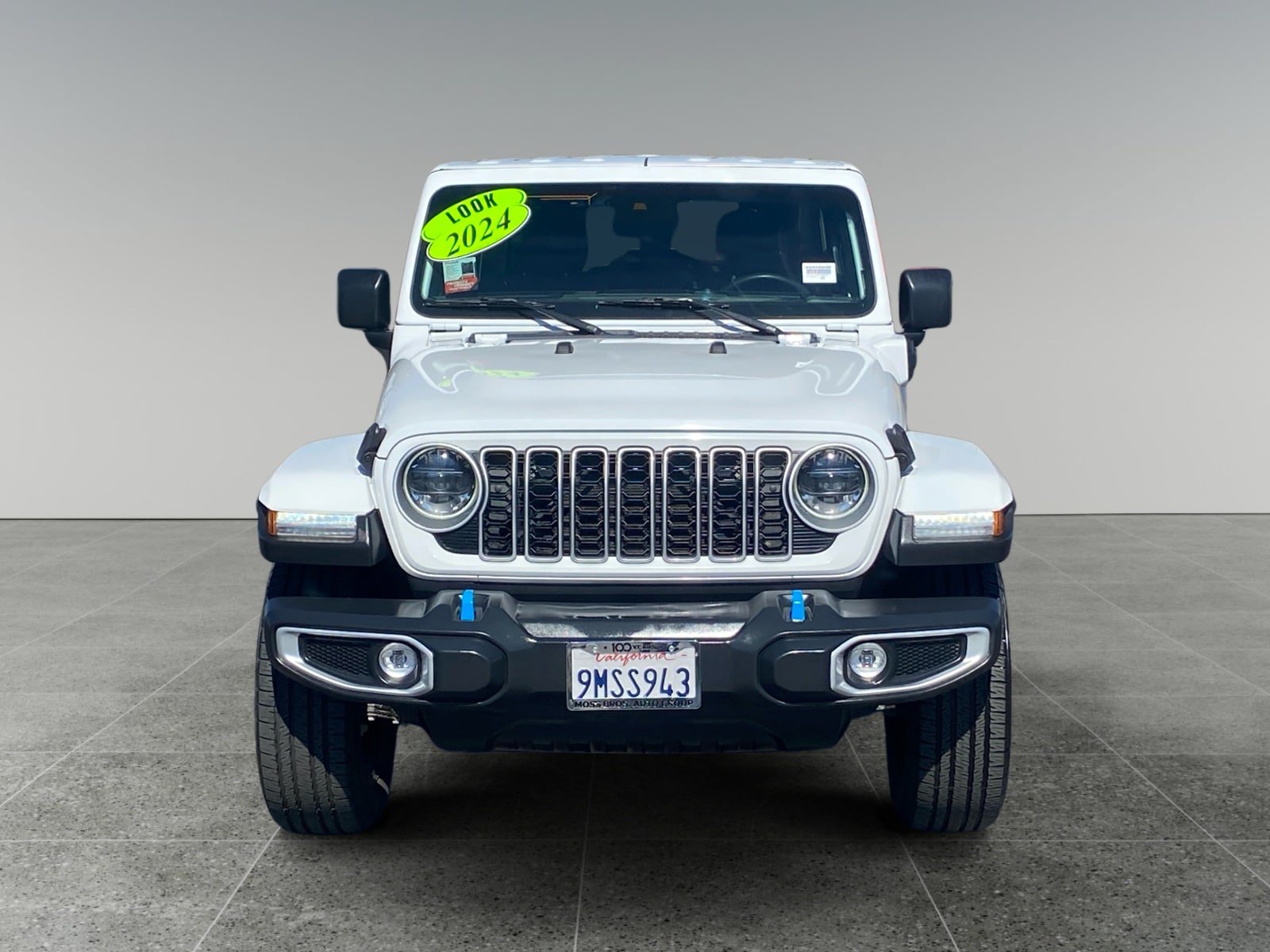 Used 2024 Jeep Wrangler Unlimited Sahara AWD/4WD image 8