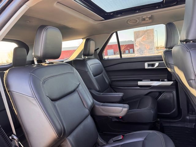 Used 2023 Ford Explorer XLT w/ Equipment Group 202A image 27
