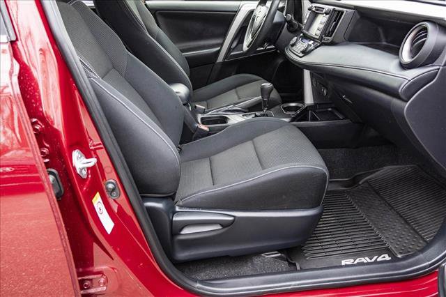 Used 2018 Toyota RAV4 LE image 28