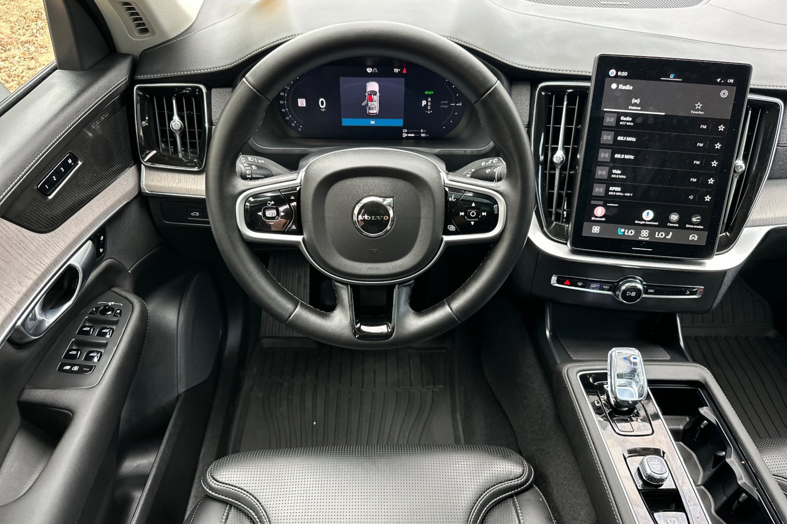Certified 2026 Volvo XC90 T8 Ultra w/ Protection Package AWD/4WD image 17