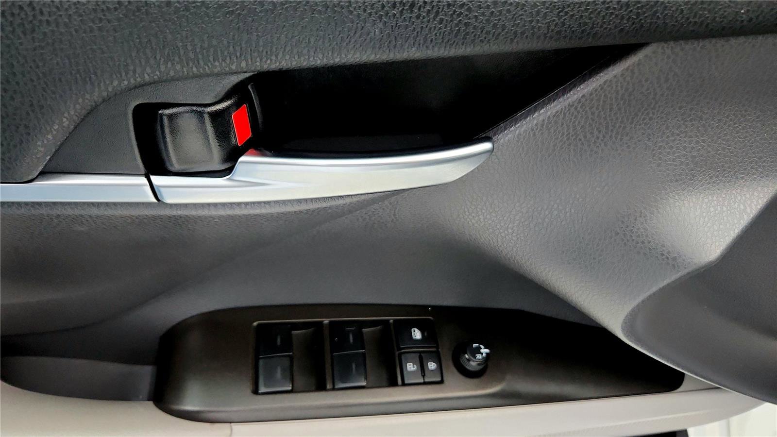 Used 2022 Toyota Camry LE w/ Carpet Mat Package (TMS) image 23