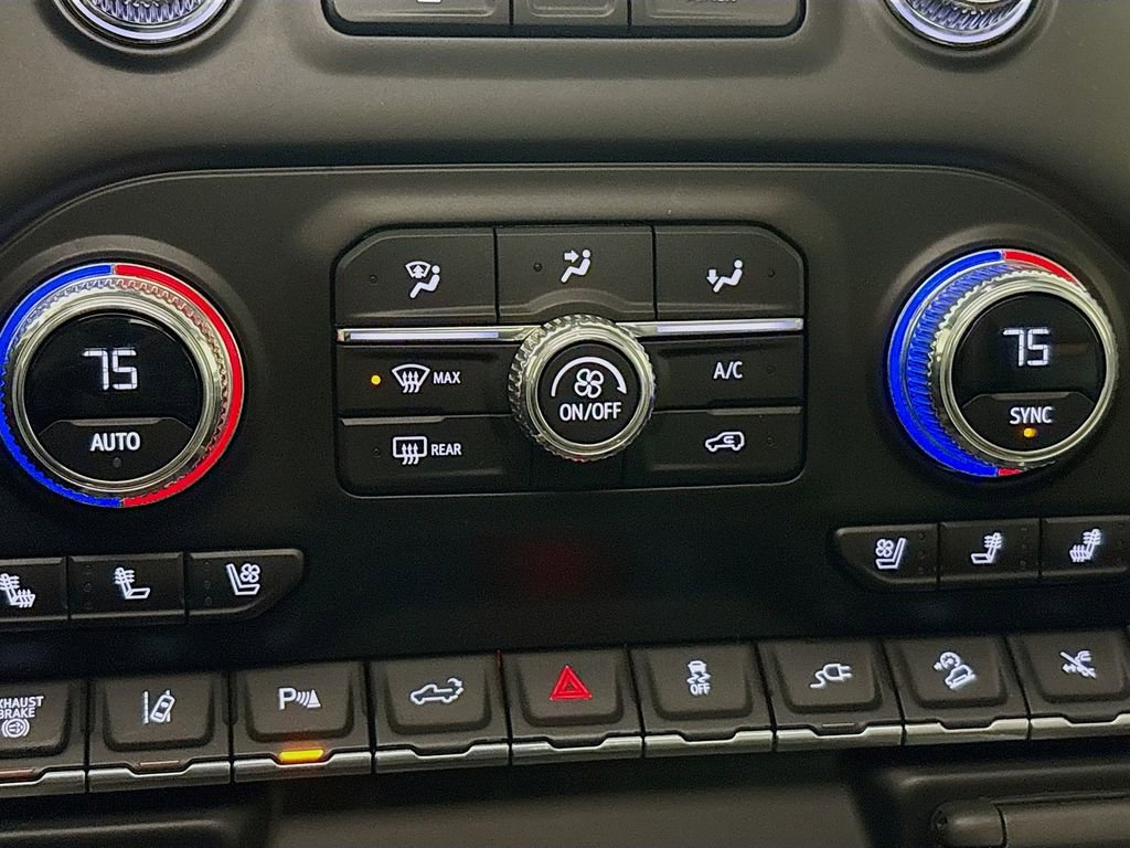 Used 2023 GMC Sierra 3500 AT4 w/ AT4 Premium Plus Package image 18