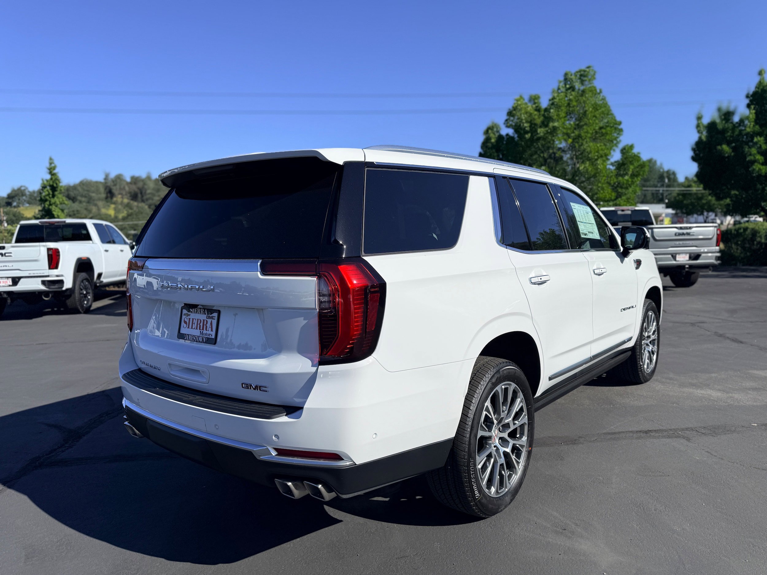 New 2026 GMC Yukon Denali w/ Sun & Power Step Package AWD/4WD image 4