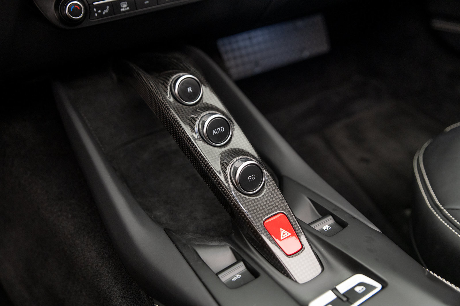 Used 2022 Ferrari 812 GTS RWD image 33