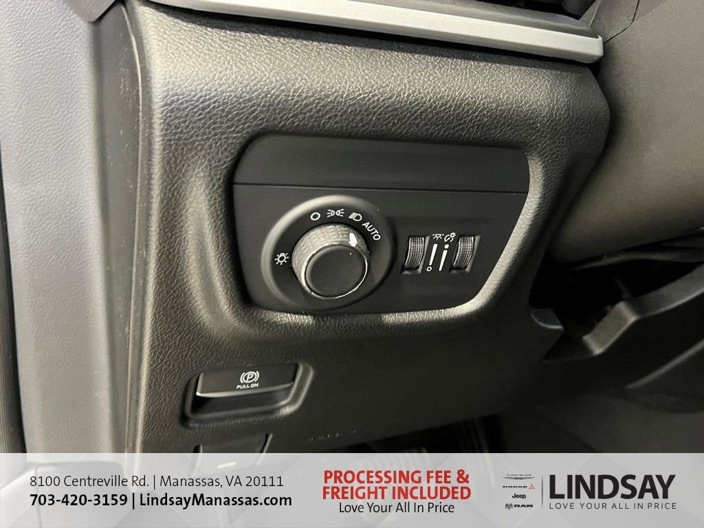 New 2025 Jeep Grand Cherokee Altitude image 28