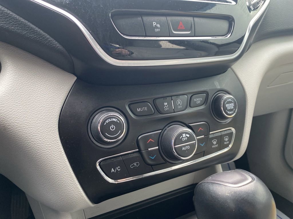 Certified 2020 Jeep Cherokee Limited image 28