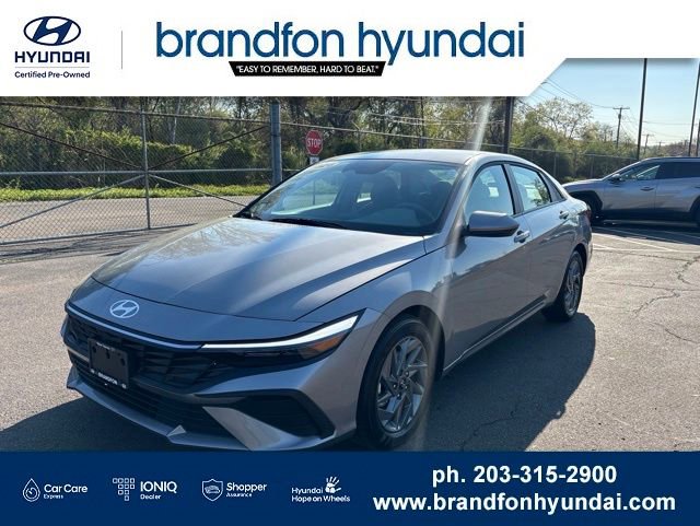 Certified 2026 Hyundai Elantra Hybrid FWD image 3