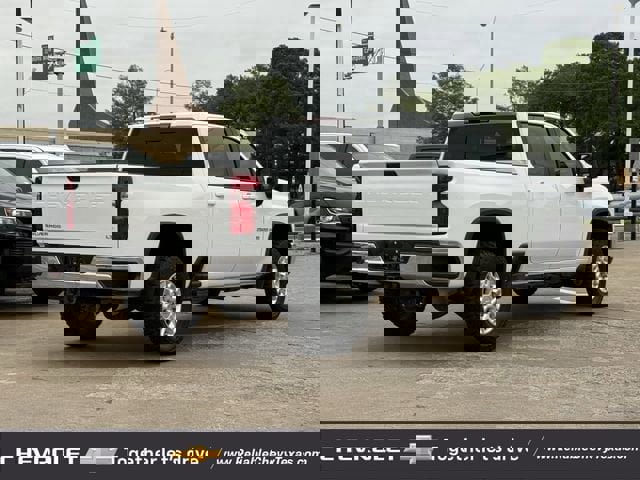 Used 2024 Chevrolet Silverado 2500 LT AWD/4WD image 6