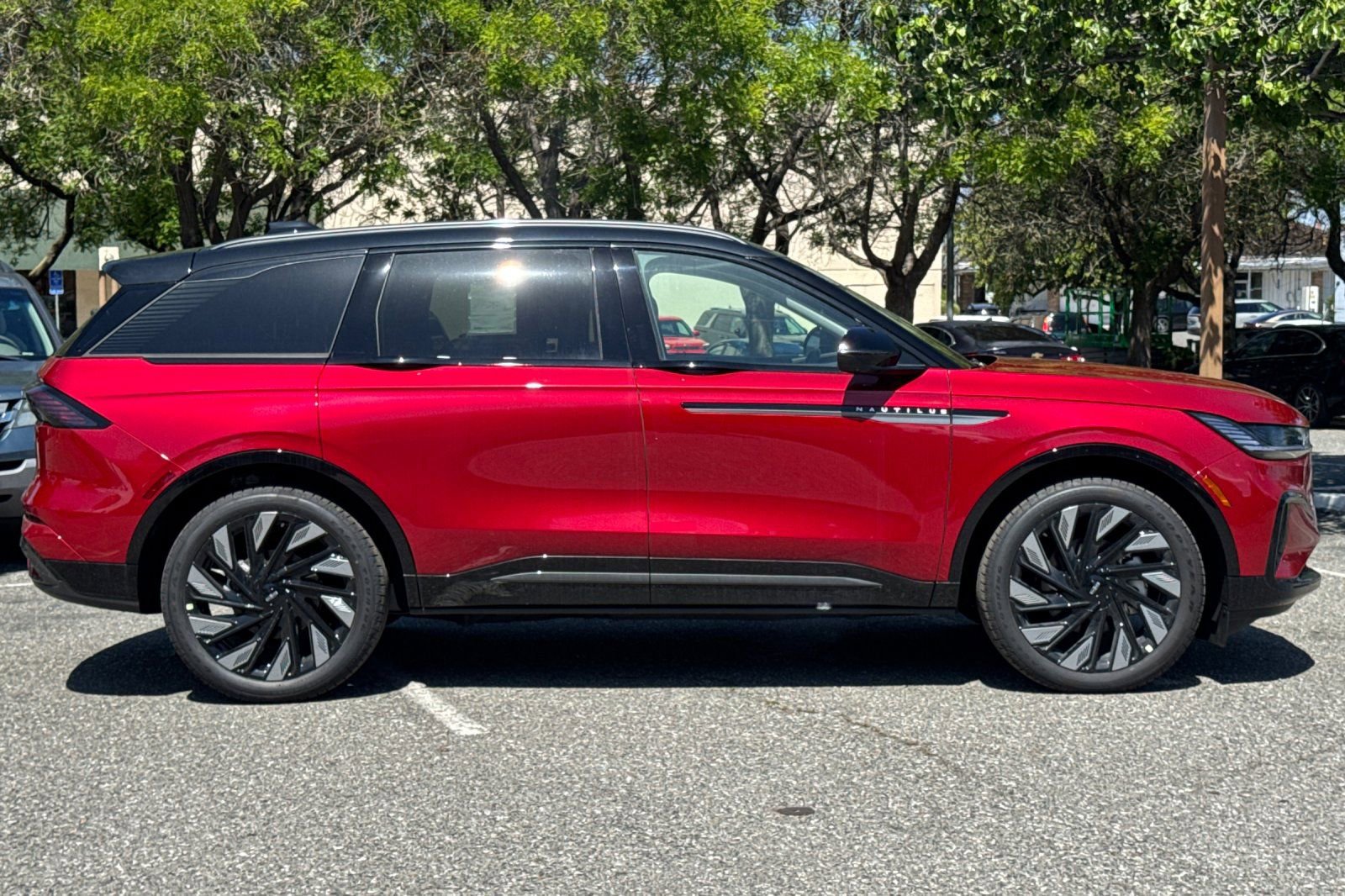 New 2026 Lincoln Nautilus Reserve AWD/4WD image 4