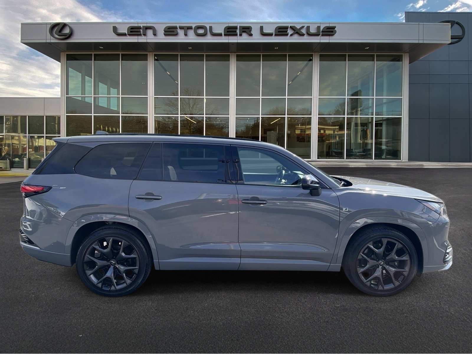 Certified 2025 Lexus TX 500h AWD w/ Technology Package image 6