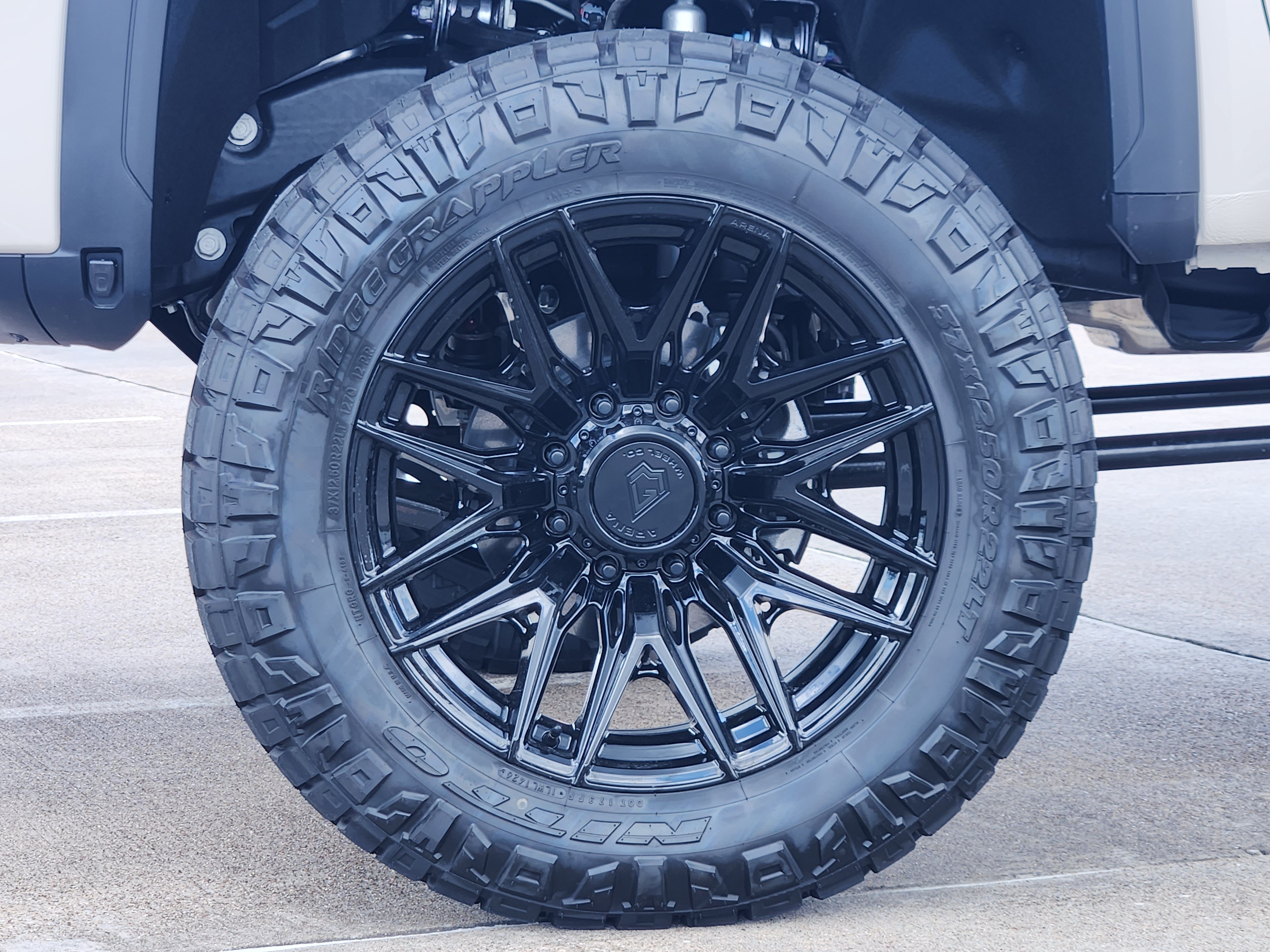 New 2026 GMC Sierra 2500 AT4 w/ AT4 Premium Plus Package AWD/4WD image 7