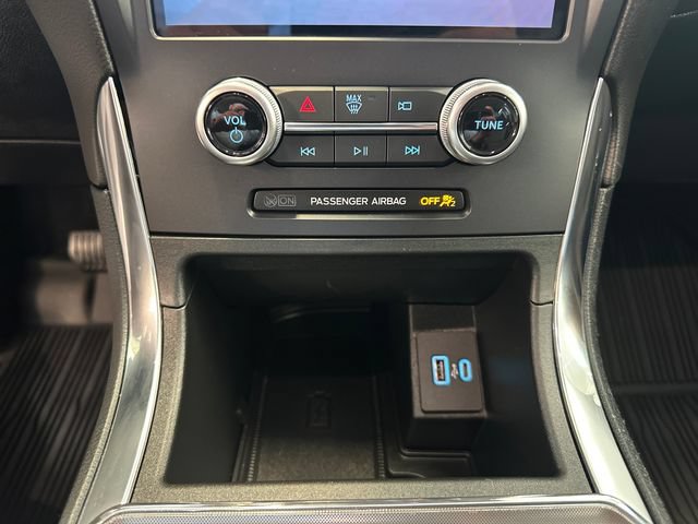 Used 2024 Ford Edge Titanium AWD/4WD image 32