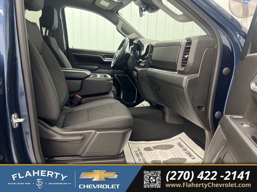 Used 2023 Chevrolet Silverado 1500 LT AWD/4WD image 15