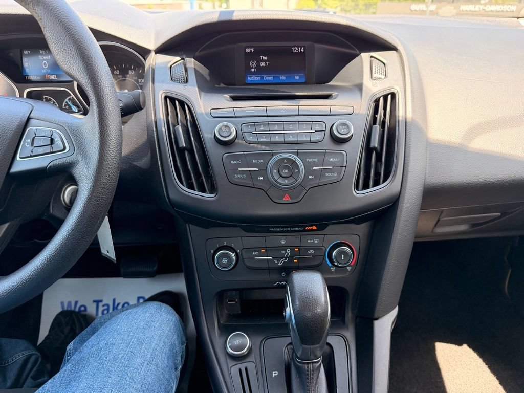 Used 2017 Ford Focus SE FWD image 21