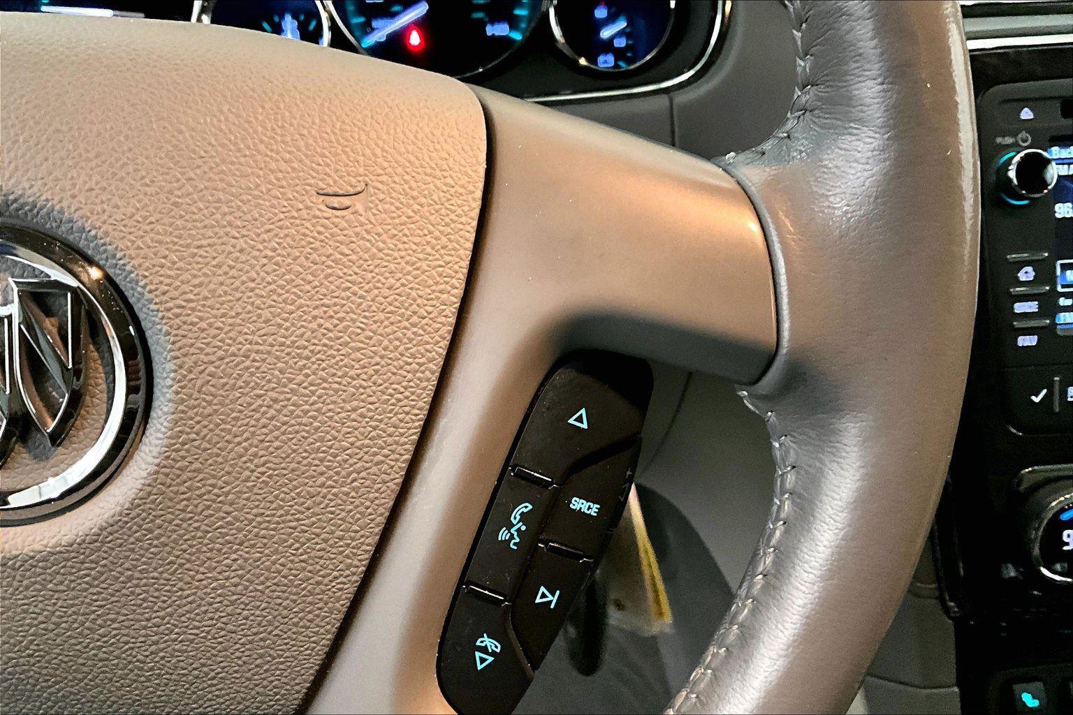 Used 2015 Buick Enclave Leather image 19