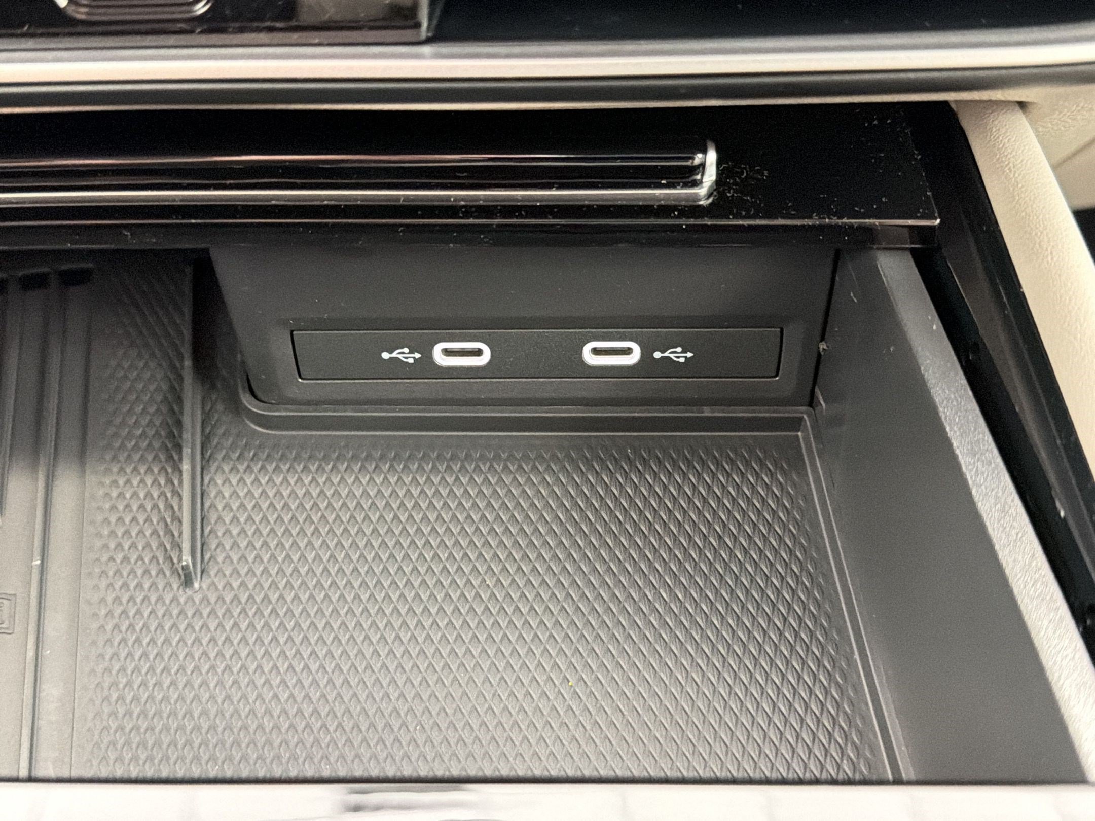 New 2026 Volkswagen Atlas SE FWD image 31