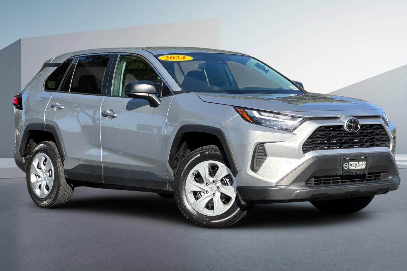 Used 2024 Toyota RAV4 LE image 2