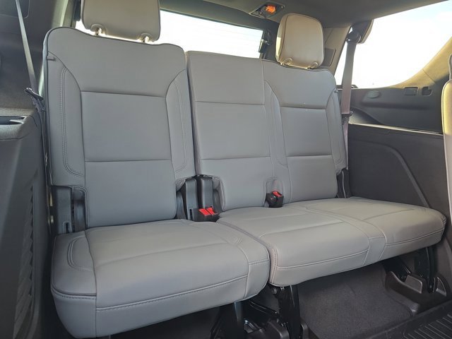 Used 2022 GMC Yukon SLT w/ SLT Premium Package image 12