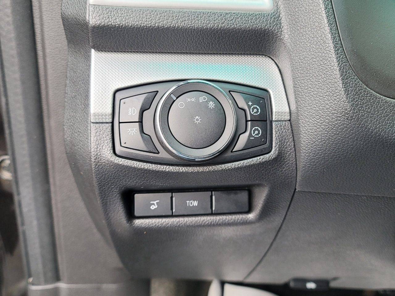 Used 2013 Ford Explorer XLT image 28