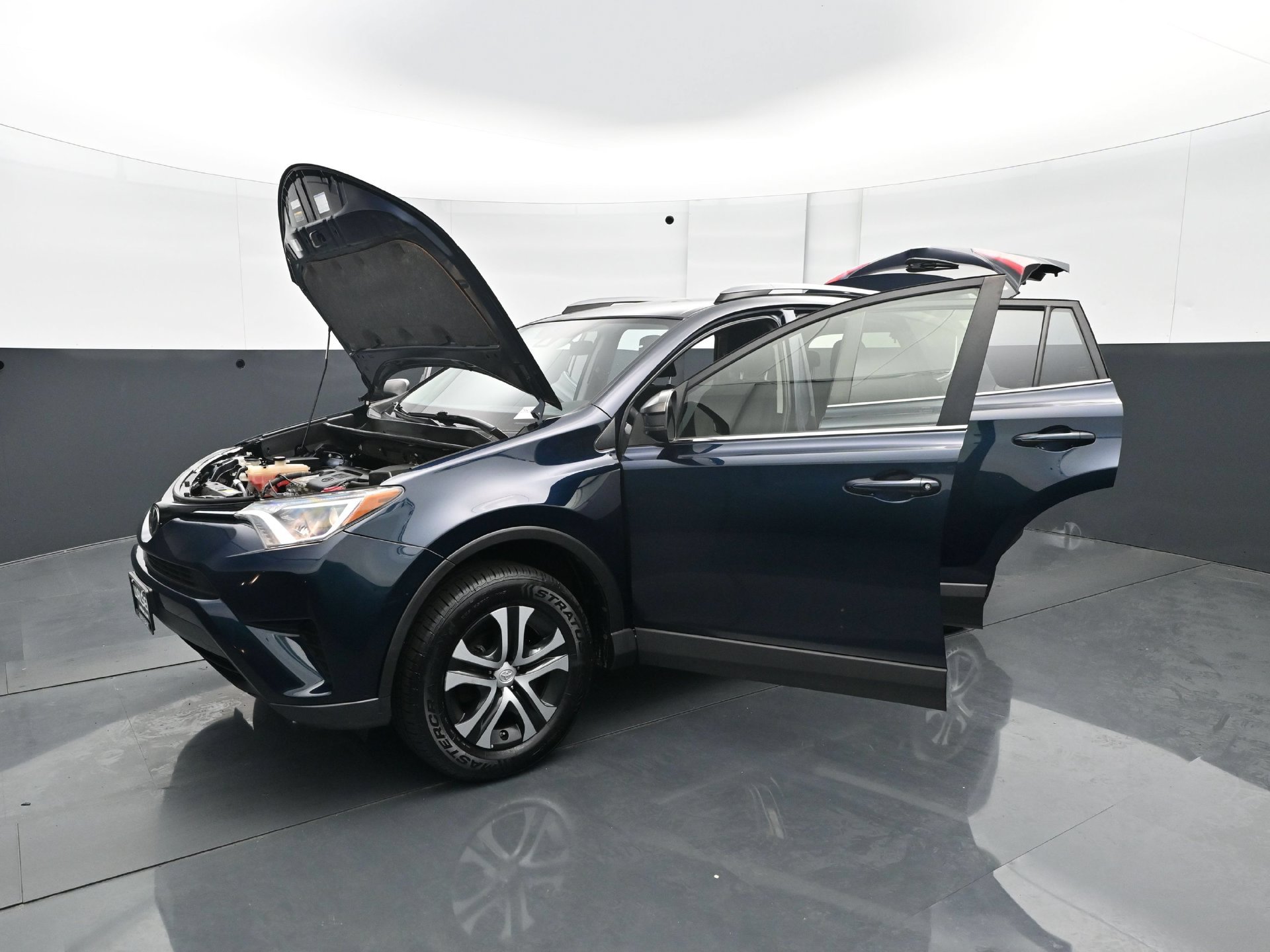 Used 2017 Toyota RAV4 LE w/ All Weather Liner Package FWD image 29