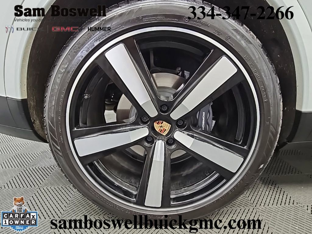 Used 2025 Porsche Cayenne Coupe image 50