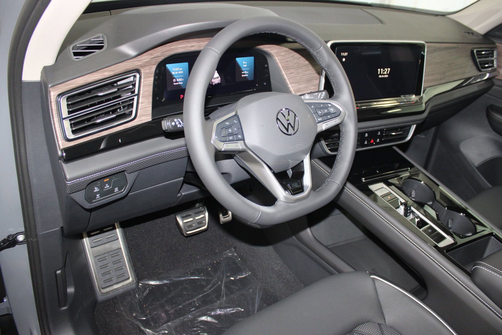 New 2026 Volkswagen Atlas SEL Premium R-Line image 4