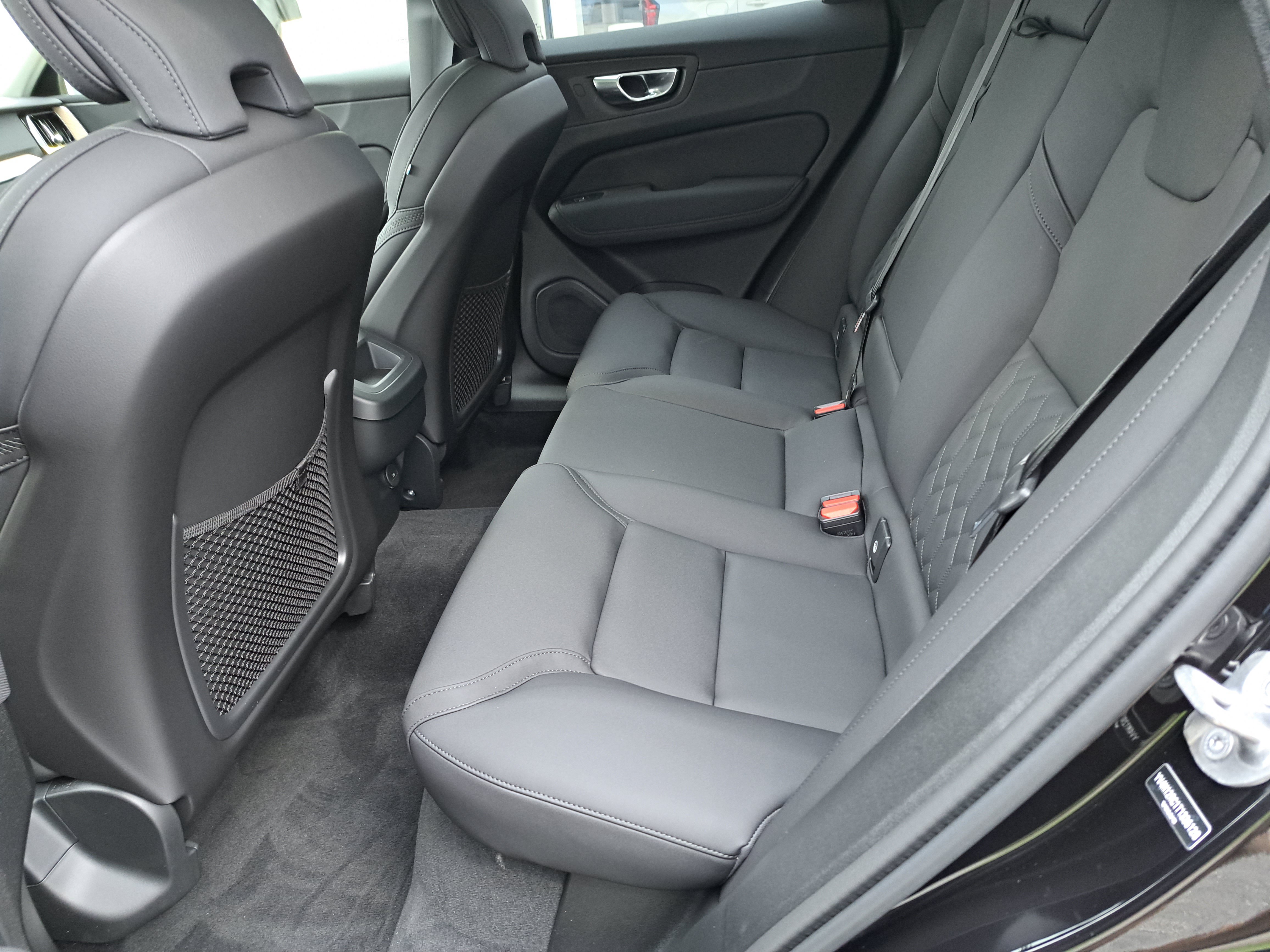 New 2026 Volvo XC60 B5 Plus w/ Protection Package Premier AWD/4WD image 7