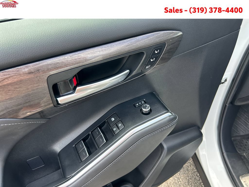 Certified 2024 Toyota Highlander Platinum AWD/4WD image 13