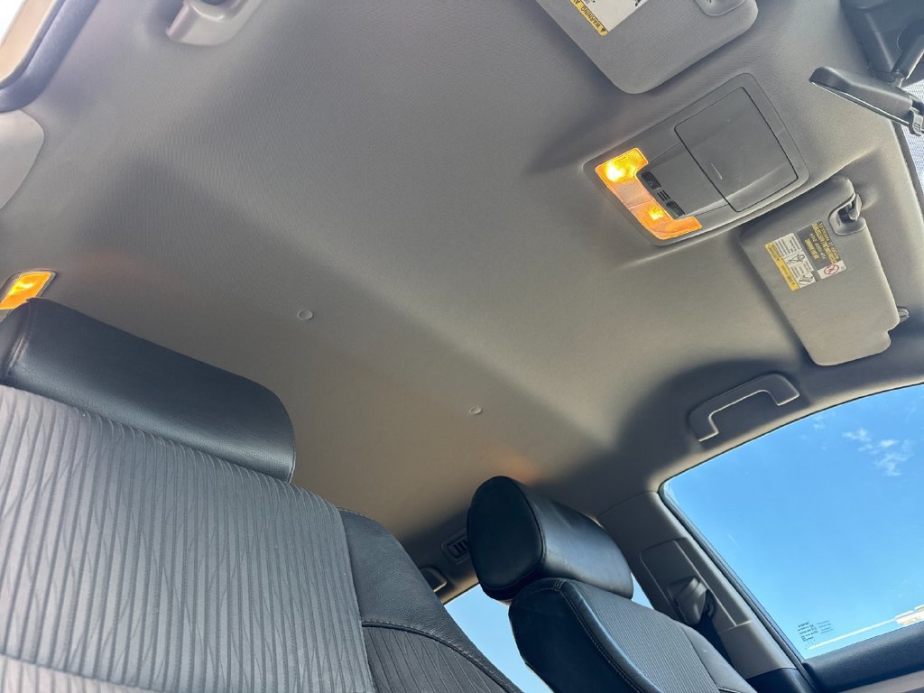 Used 2018 Toyota Highlander Plus FWD image 17