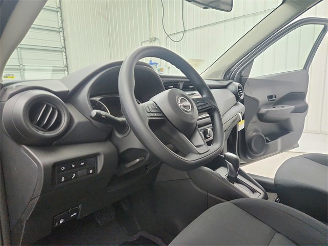 New 2025 Nissan Kicks Play S image 18