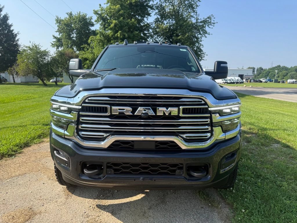 New 2026 RAM 5500 4x4 Crew Cab w/ Laramie Trim Package image 9