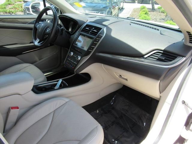 Used 2018 Lincoln MKC Reserve image 11