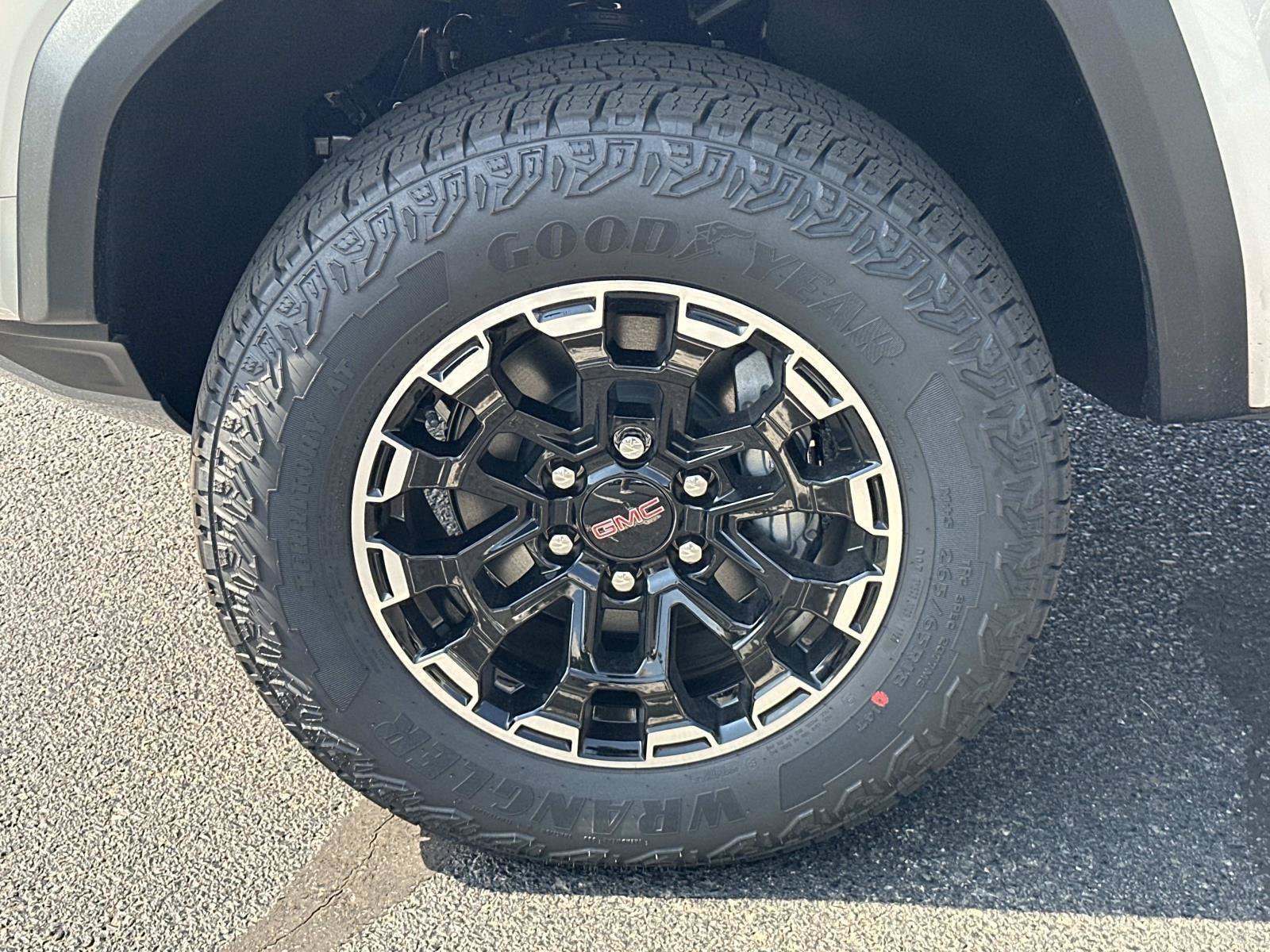 New 2026 GMC Canyon AT4 w/ Technology Plus Package AWD/4WD image 5