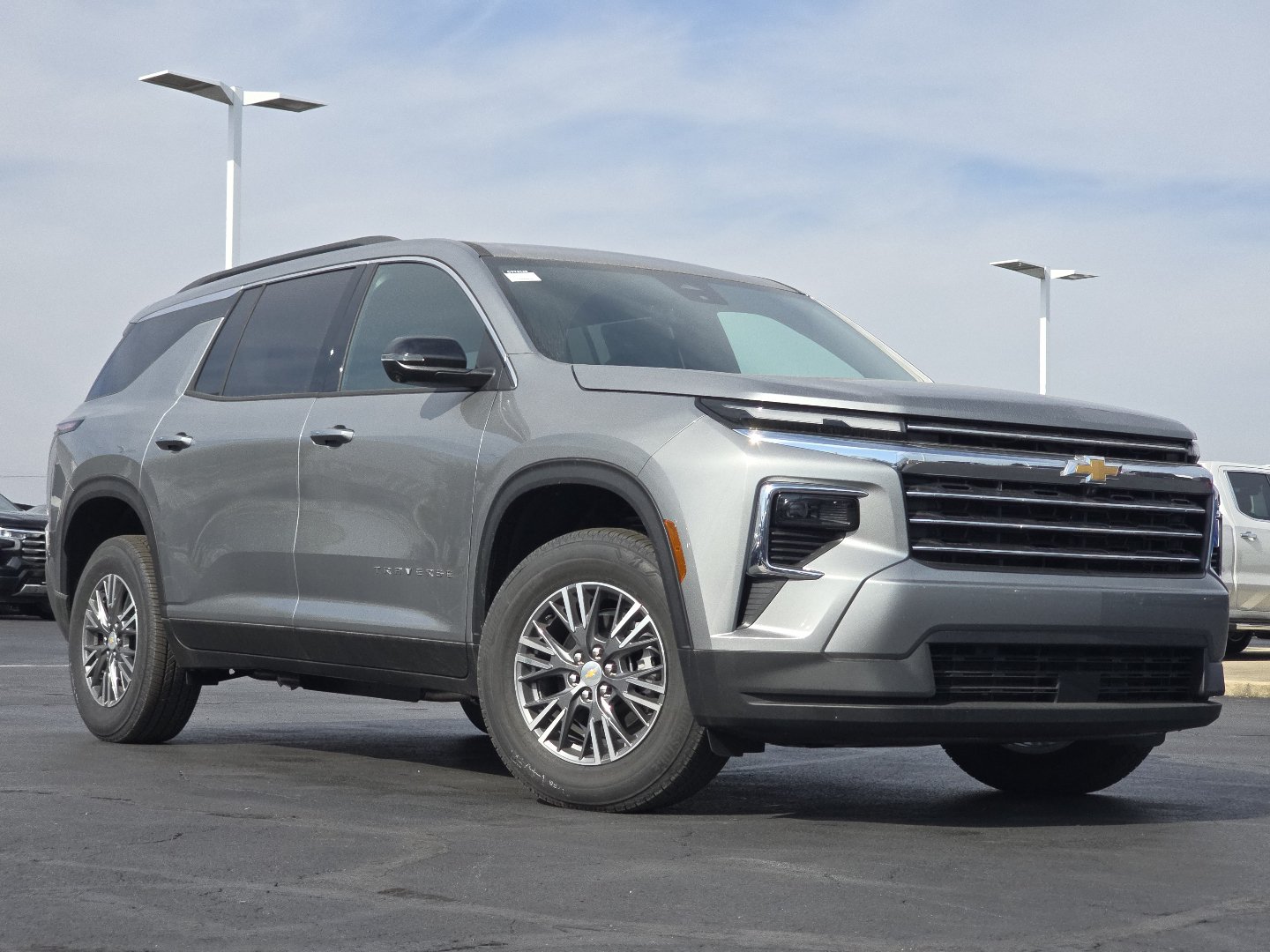 New 2026 Chevrolet Traverse LT w/ Driver Confidence Package AWD/4WD image 2