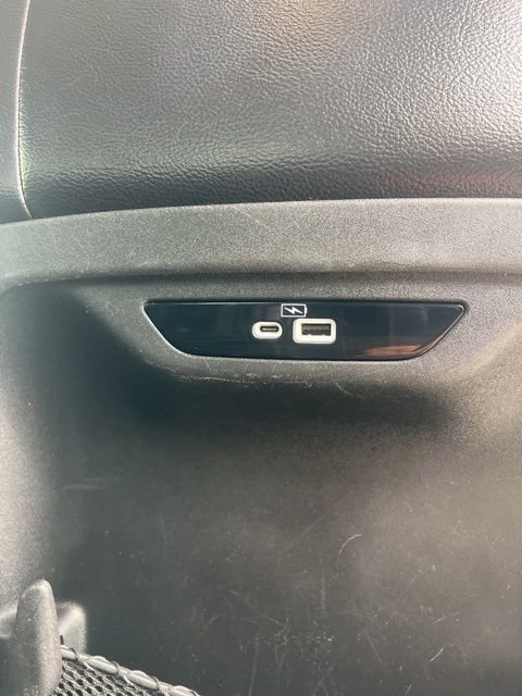 Used 2022 Chrysler Pacifica Touring-L image 34