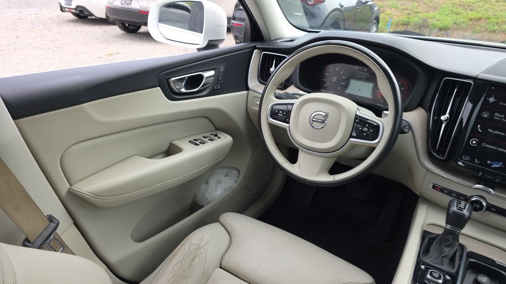 Used 2018 Volvo XC60 T5 Inscription w/ Convenience Package AWD/4WD image 25