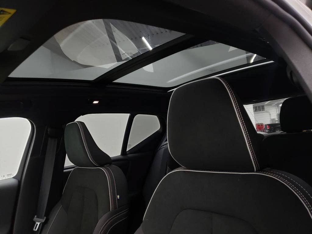 New 2026 Volvo EX40 Ultra AWD/4WD image 7