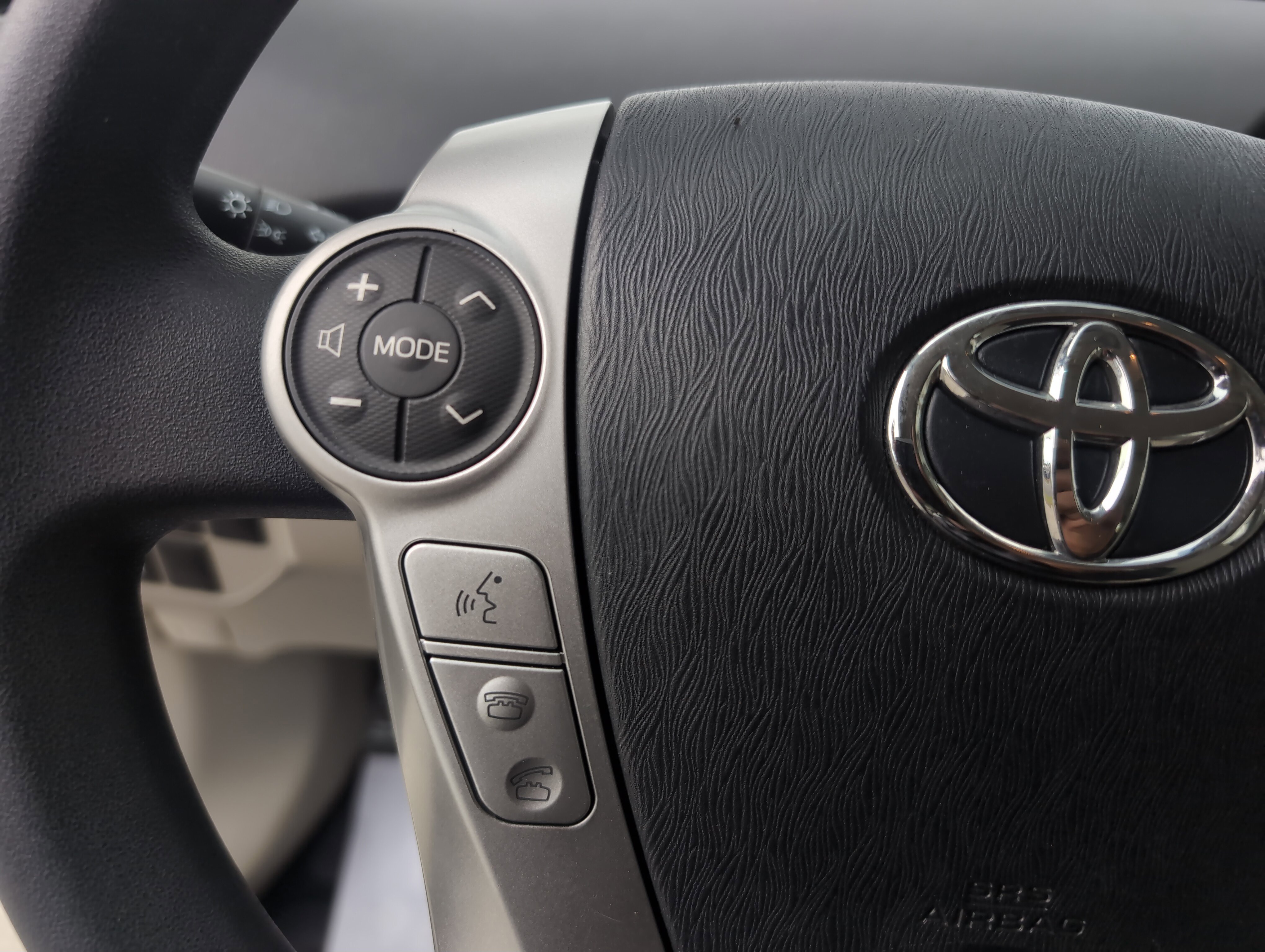 Used 2014 Toyota Prius Three w/ Solar Roof Package image 18