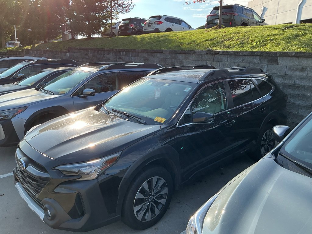 Certified 2023 Subaru Outback Limited AWD/4WD image 4
