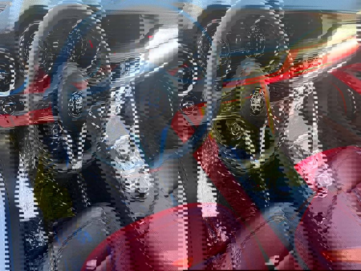 Used 2019 Alfa Romeo Stelvio image 13