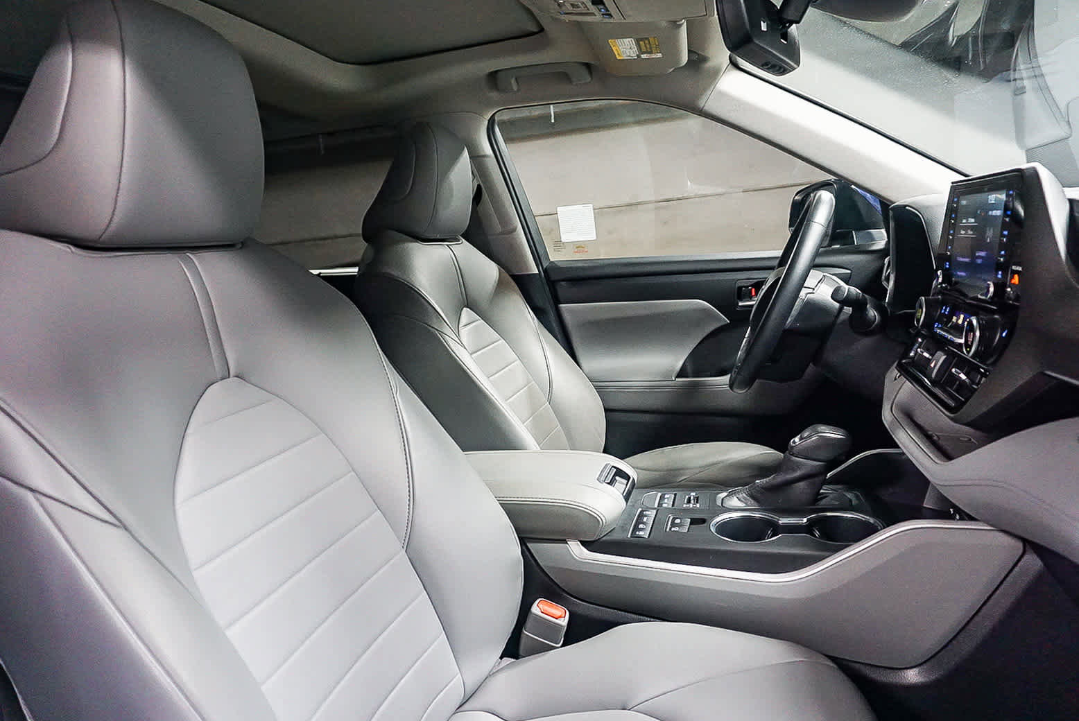 Used 2020 Toyota Highlander XLE image 20