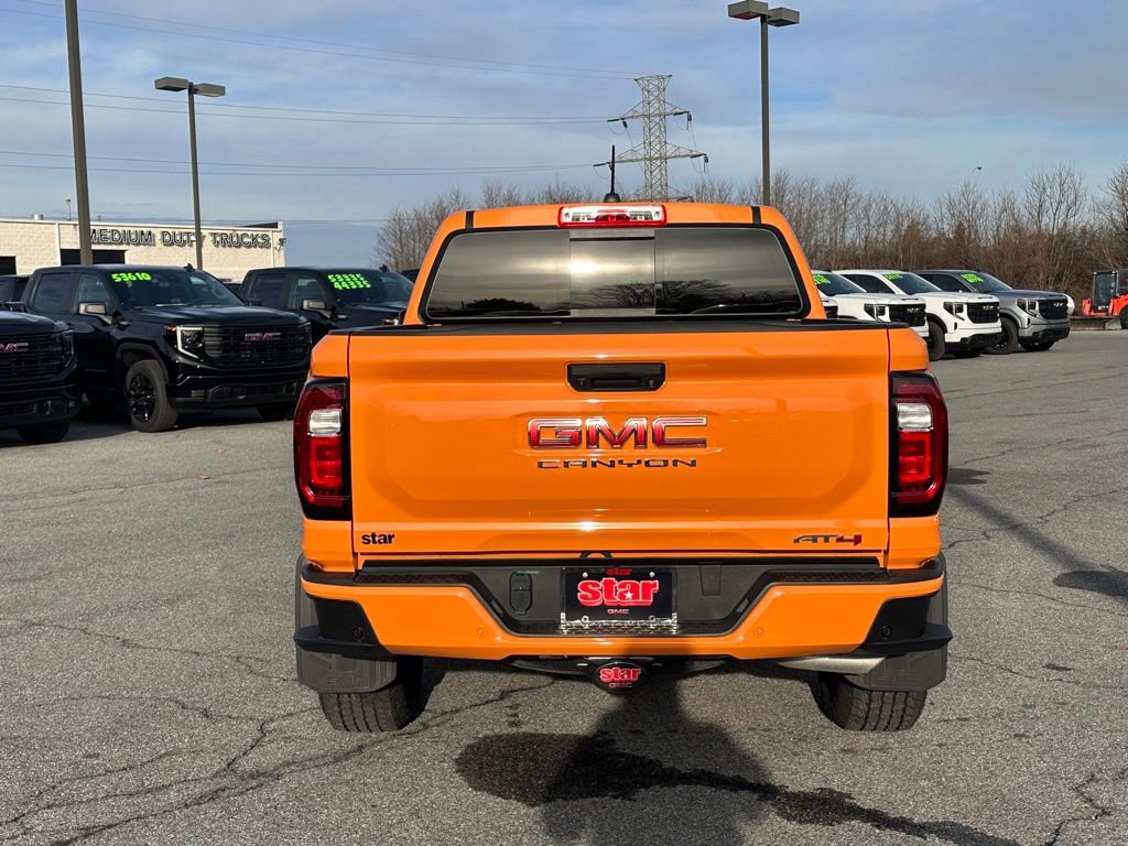 Certified 2025 GMC Canyon AT4 AWD/4WD image 8