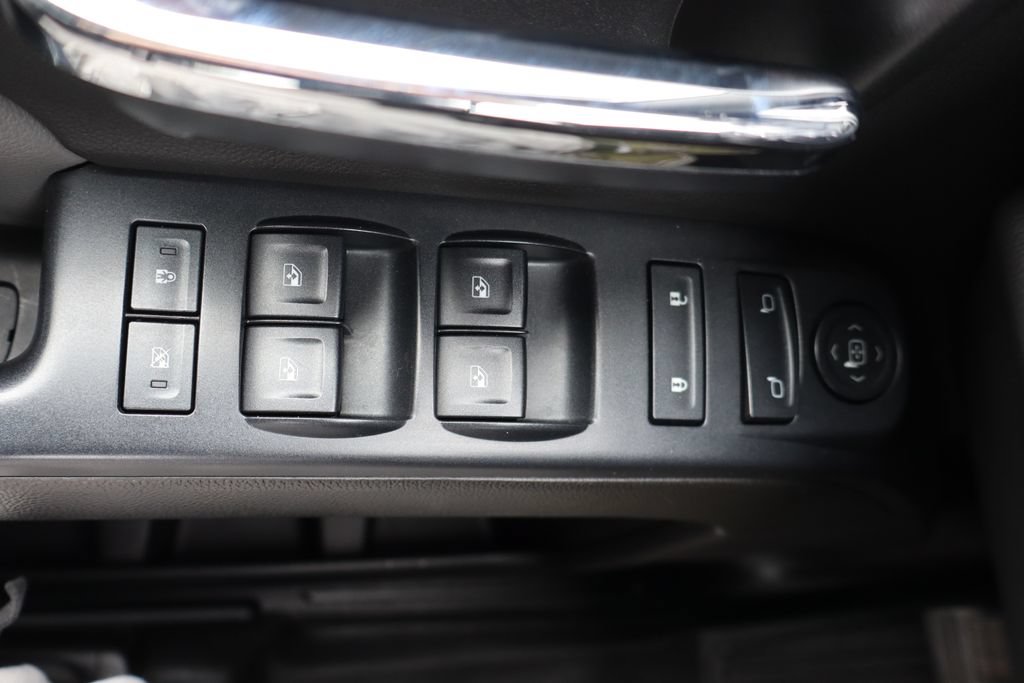 Used 2015 Chevrolet Silverado 3500 W/T AWD/4WD image 17