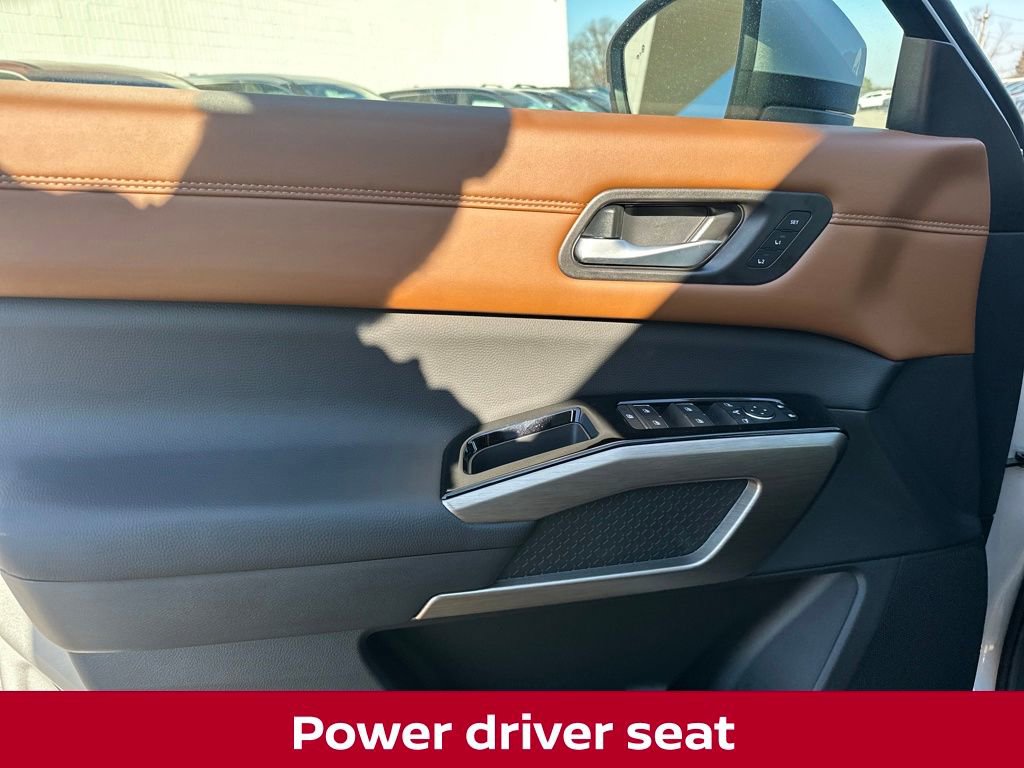 New 2025 Nissan Pathfinder Platinum w/ Black Appearance Package image 15