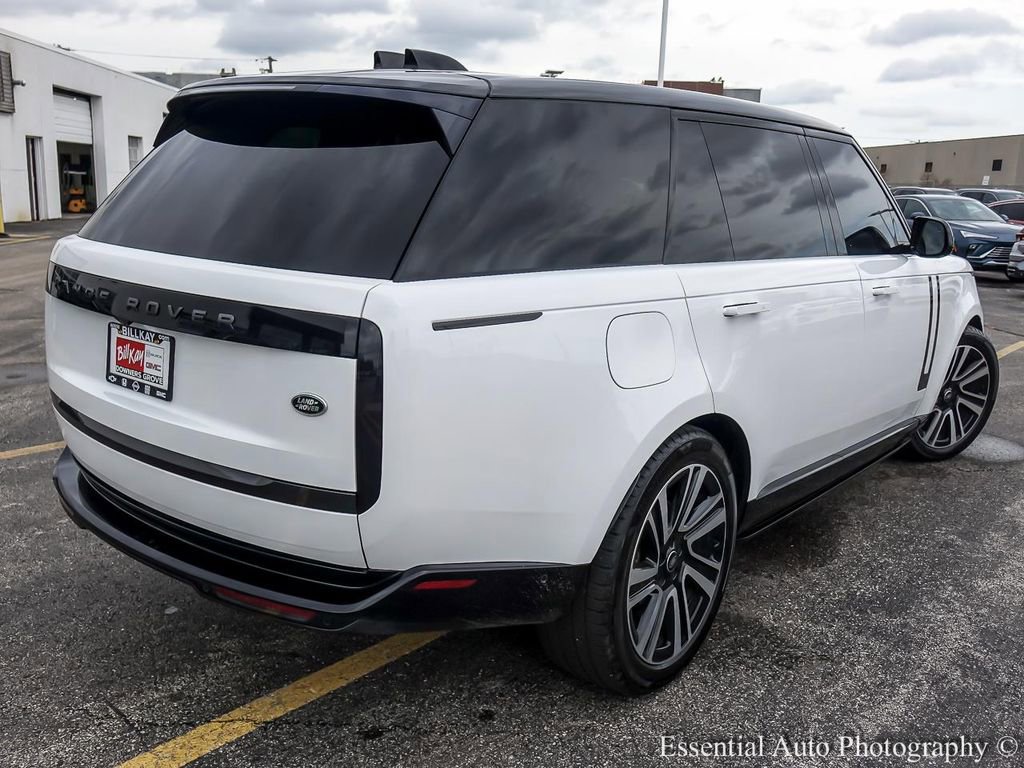 Used 2023 Land Rover Range Rover Long Wheelbase SE image 8