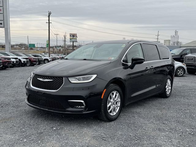 Used 2023 Chrysler Pacifica Touring-L image 26