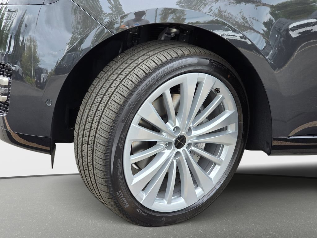 New 2026 Land Rover Range Rover Long Wheelbase SE AWD/4WD image 34