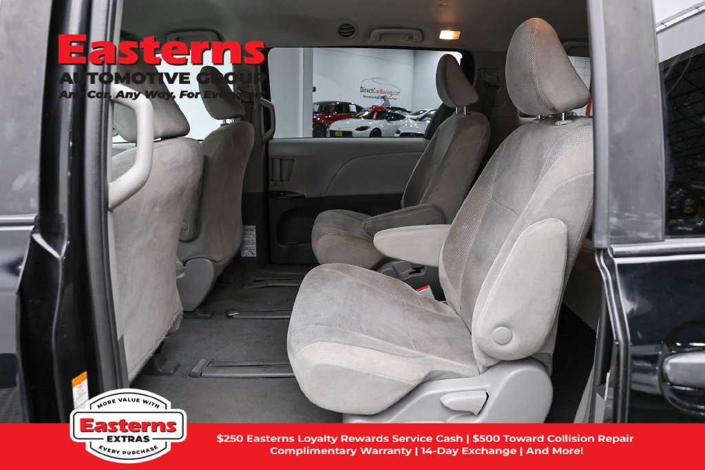 Used 2020 Toyota Sienna L FWD image 21