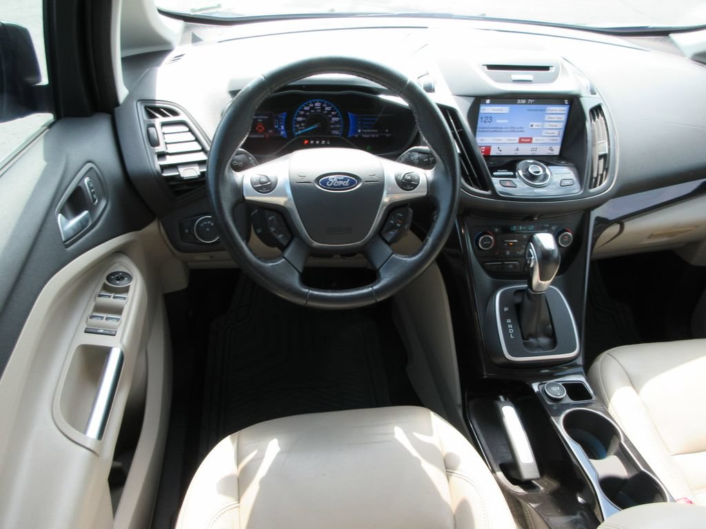 Used 2017 Ford C-MAX Energi Titanium w/ Equipment Group 501A FWD image 15